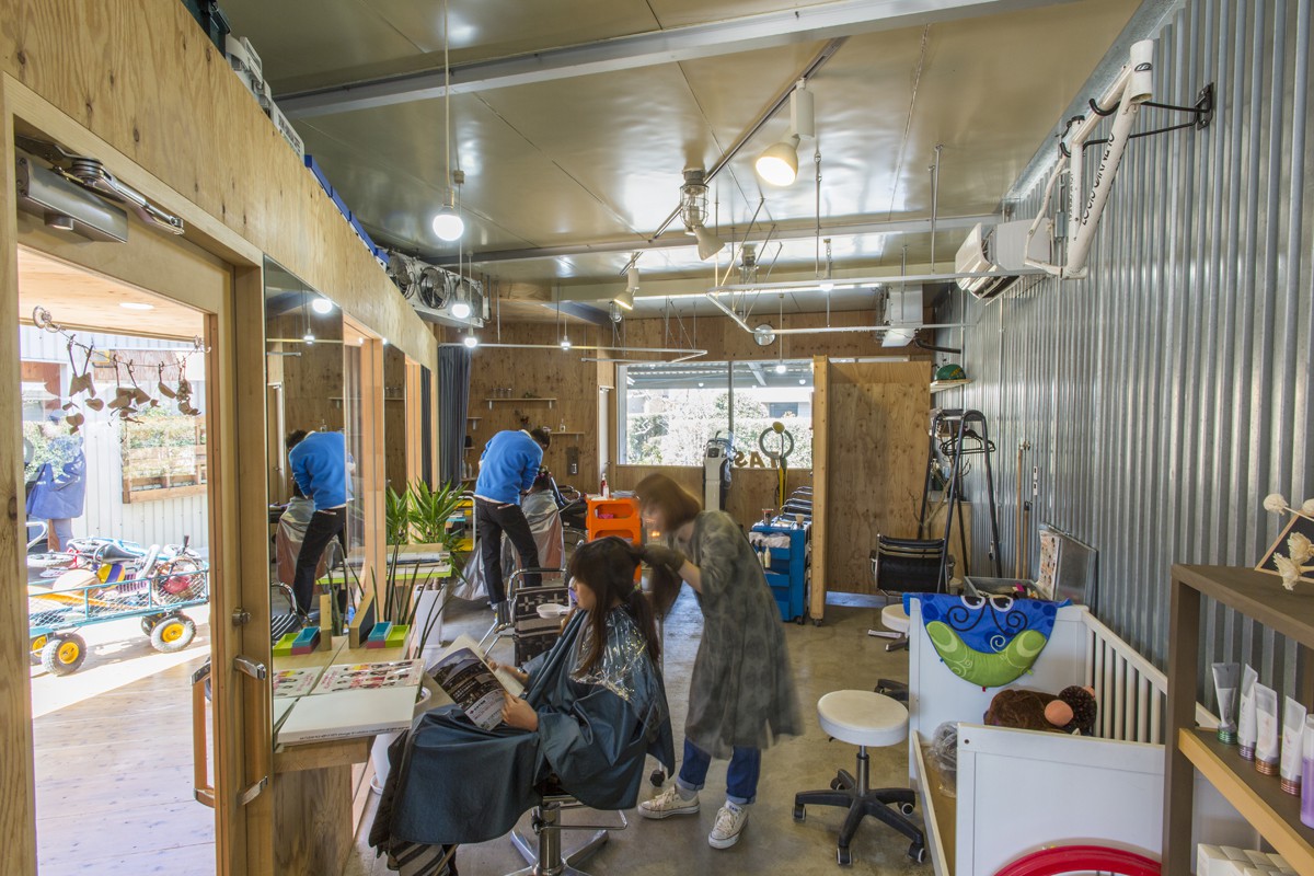 02_美容室店内R9A4436_TasPark_AO