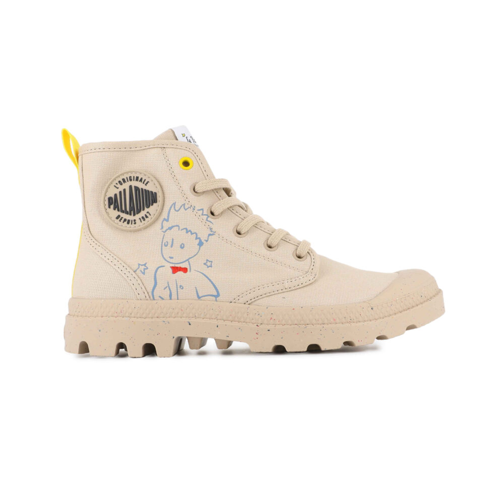 パラディウムと「星の王子さま」がコラボした特別モデル「PAMPA-PETIT PRINCE」。ファン必見の限定デザインで、世界中で話題を呼んだ人気コラボレーションブーツ。