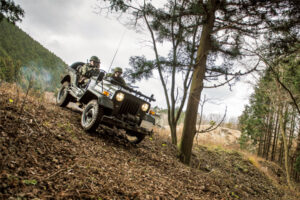 趣味人？ 変人？ だから何？ ド迫力の“軍用車両”を個人所有する遊び！