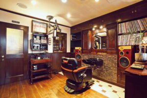 店内に入れるのは1人！ 完全予約制の究極のバーバー「BARRIQUAND バリカン」に潜入！