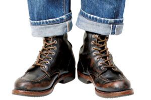 絶対に外さない！　ブーツをクールに履きこなすためのデニム・ロールアップ術。