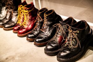 セミドレス＆スモークジャンパーのコーデを拝見！ カスタムオーダーのホワイツブーツの着こなし。