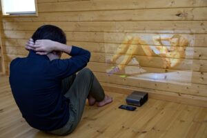 映画鑑賞だけでない！ 自宅で楽しむLightning流プロジェクターの遊び方、教えます。