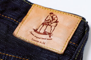 【ピュアブルージャパン(pure blue japan)の傑作ジーンズ】創業当初からの本藍染めはブランドアイコン。