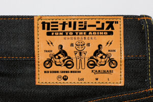 【カミナリ(KAMINARI)の傑作ジーンズ】テッドマンとカミナリのコラボモデルが人気!