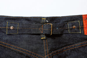 【バーガスプラス(BURGUS PLUS)の傑作ジーンズ】天然藍特有の味わい深い経年変化が魅力。