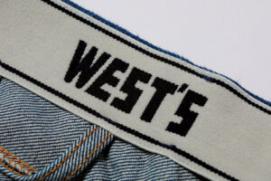 【ウエストオーバーオールズ(WESTOVERALLS)の傑作ジーンズ】随所にこだわりが詰まった新感覚ジーンズ。