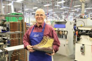 【LNG創刊25周年記念コラボ】ダナーライトが作られる本社工場に潜入!