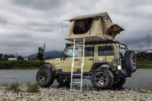どこでも泊まれる！ 最強アウトドアJeep® はいかが？