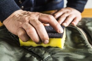 「AVIREX アヴィレックス」直伝！ 洗濯しないMA-1のお手入れ術と保管のポイント。