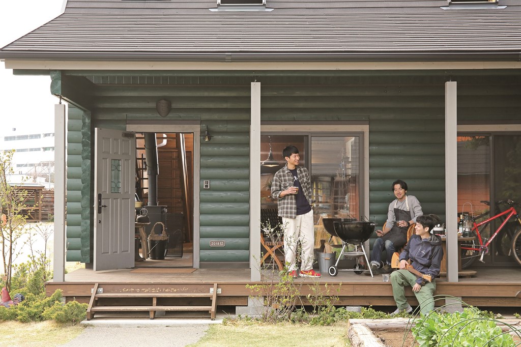 「カントリーログ」のウッドデッキでわがままに暮らそう！｜BESS