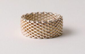 男性がいま付けるべきアクセサリーは、オールドティファニーで決まり！