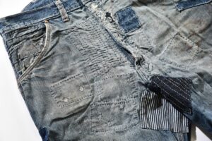 ここまで破れたジーンズ（デニム）でも、リメイク上級者になれば手縫いでここまで蘇る！