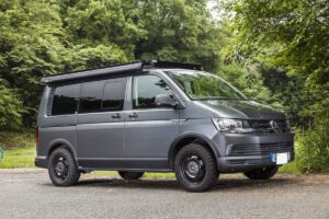 フォルクスワーゲンをキャンプ仕様にカスタムするなら、“ちょいリフト”が最適解！