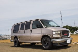 ファミリーカーとしても使える、GMCサバナの極上コンバージョン。