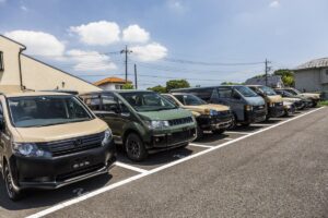 専門店がアウトドア仕様にカスタムした、国産バン「ステップワゴン」＆「デリカ」に注目！