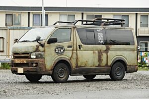 お笑いコンビ「バッドボーイズ」佐田改め“作田”さんがDIYしたハイエースがヤバい!