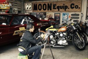 【世界が認める日本の先駆者たち③】「ムーンアイズ」ワイルドマン石井｜ピンストライピングを広めた第一人者。