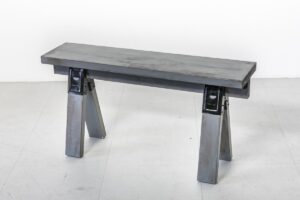 汚れ＆防水加工がポイント！  屋外でも使えるベンチを作ってみよう。