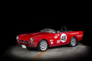 キャロルシェルビーが関わった、ACコブラともうひとつのV8搭載英国車。