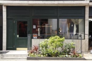 スマクロが二子玉川にやってきた!爽やかな装いを中心に大人メンズアイテムが勢揃い。