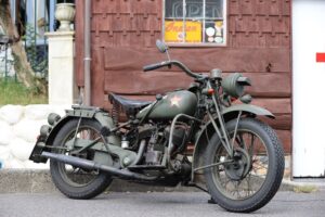 ネイティブカルチャーに魅せられた男が愛する、「インディアン」の軍用バイク。