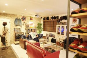 【大人の秘密基地】マンションのひと部屋丸っとリノべして作った、NIKEコレクションルーム。