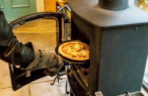 薪ストーブのある暮らしを始めてみない？ 面倒を楽しむ心構えと便利なツールを紹介！