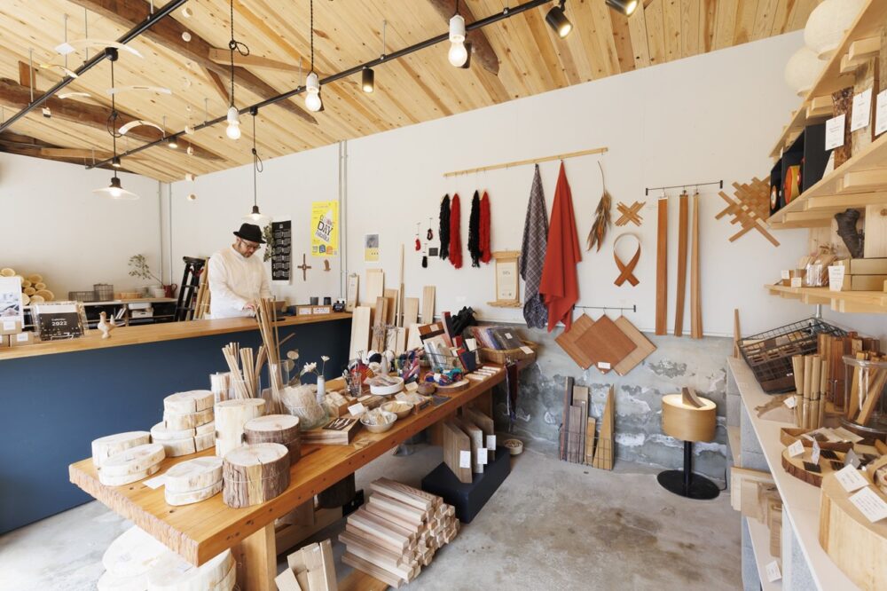 福岡・糸島近郊にある、捨てられてしまう素材だけを扱う専門店。