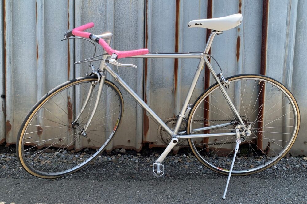 【簡単で激変!自転車セルフカスタム初級編】ハンドル換装とスタンド追加でロードバイクを街乗り仕様に!