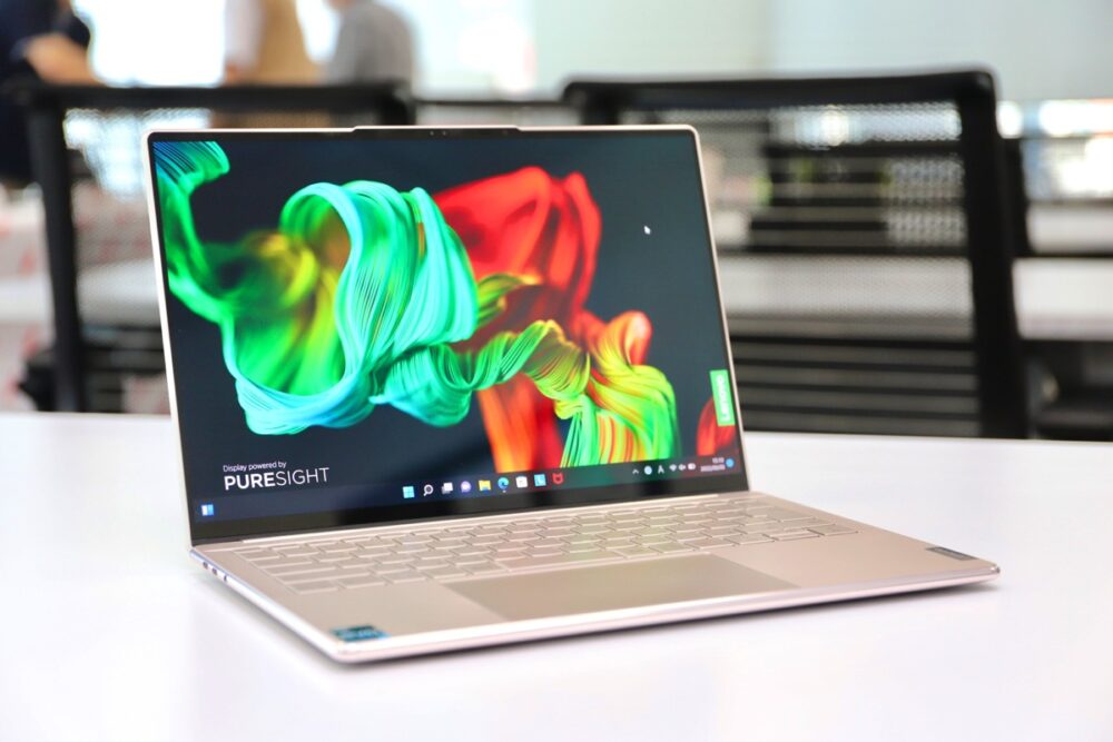 8月19日発売! レノボの高級ノートPC『Yoga Slim 970i』の実機を見た