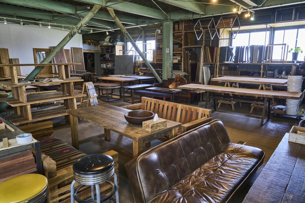 ここに来れば、あらゆる木材が手に入る。“木のエキスパート”、それがT-PLASTER。