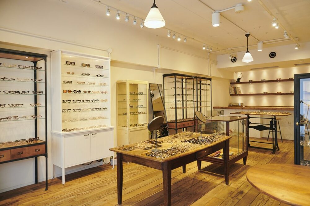 「G.B.ガファス 渋谷」で見つける、“ちょいクセ”メガネ7選。|東京・渋谷