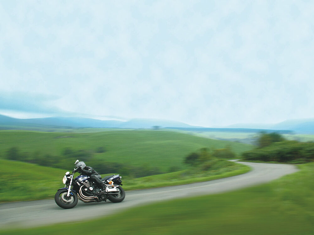 サーキットでレース写真界の巨匠に流し撮りを教えてもらう。一緒に行く？