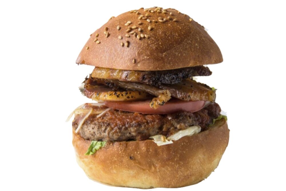 沖縄・那覇の「ズートンズ」のハンバーガーは、ジューシーなパティと軽めのバンズとの相性抜群。