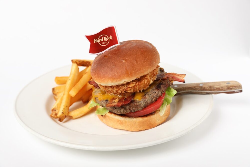 フライドオニオンをまるごとかぶりつきたいなら、六本木の「ハードロックカフェ東京」へGO!