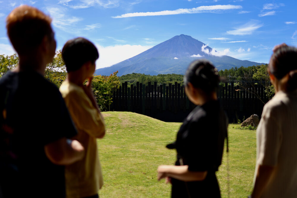 富士山が見える隠れ家『abrAsus house Fuji』で、家族のREUNION