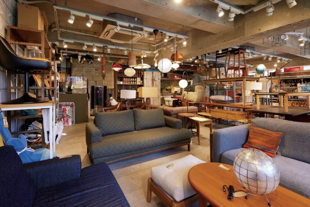 本物志向の店舗で使われてたインテリアを販売。