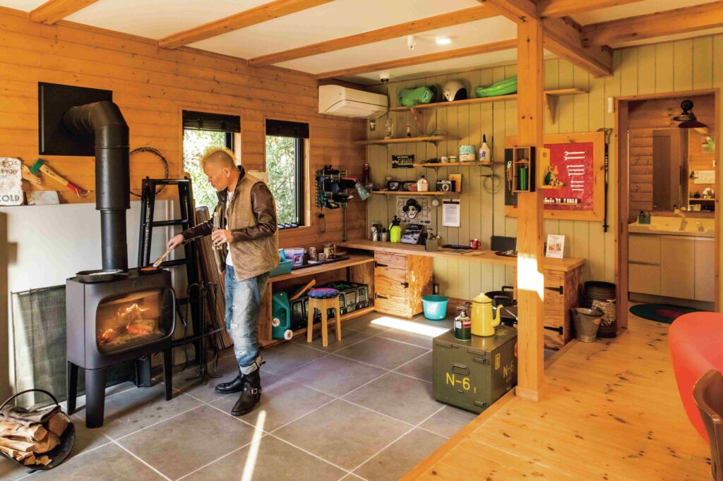 薪ストーブって料理もできて楽しい！ 薪ストーブのある暮らしを手に入れる。｜BESS