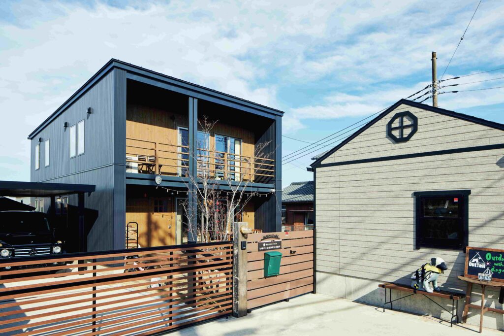 BESSの家、ガレージ、ショップ……好きなモノを詰め込んだ、夢の空間。｜BESS