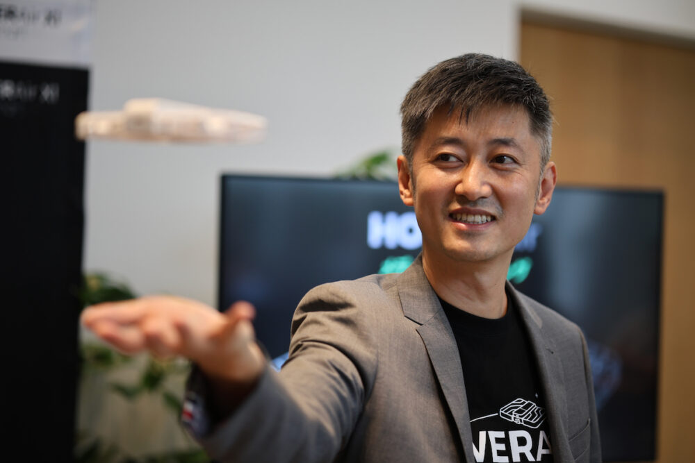 飛行カメラHOVERAir X1 Smartを作ったMQ Wang来日！　本日から一般発売開始！【クーポン付き】