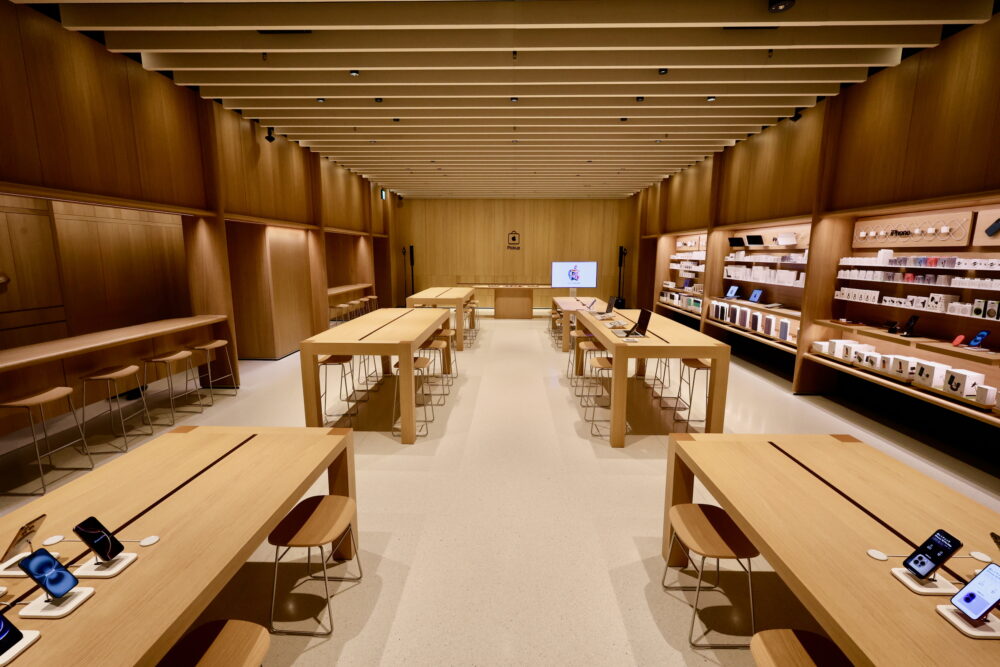 Apple梅田。メディア向けに先行公開