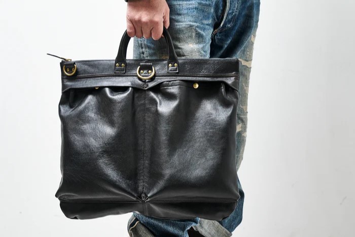 池田工芸 × Lightning 純国産「茶芯」ホースハイド T-Core Leather Lover Helmet Bag【公式オンライン限定】